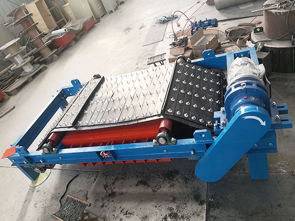 RCYF管道式除铁器