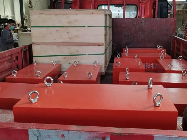 电磁自卸除铁器现场安装2